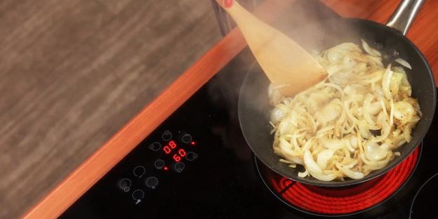 пирог из слоеного теста с шампиньонами