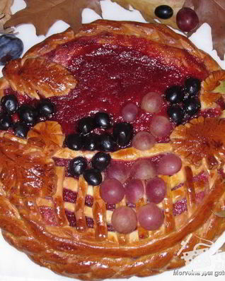 Пирог Корзина с виноградом