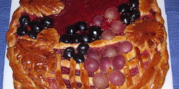 пирог корзина с виноградом