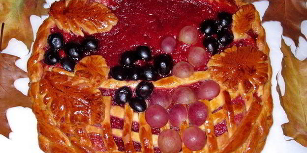 пирог корзина с виноградом