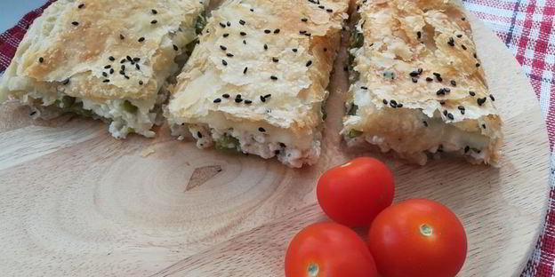 пирог с адыгейским сыром и стручковой фасолью