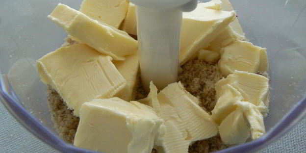 пирог с миндальным кремом