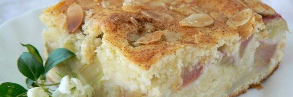 Пирог с ревенем и миндалем