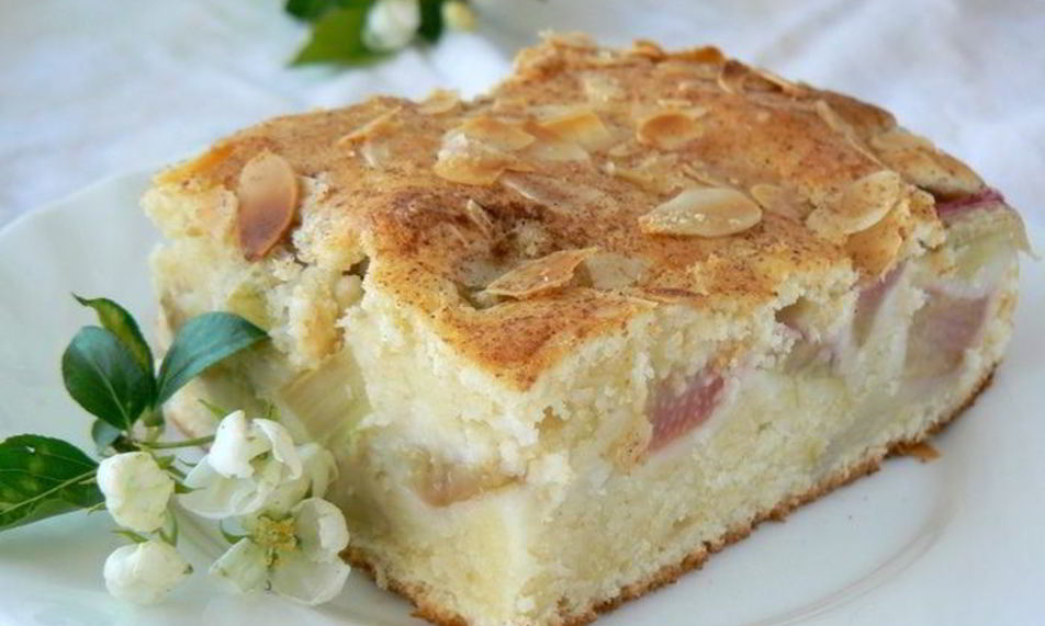 Рецепт пирога с ревенем и миндалем