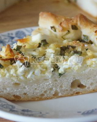 Пирог с сыром и яйцами