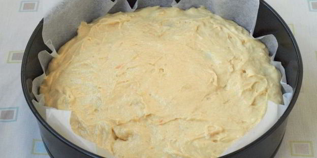 пирог с вишней и клубникой