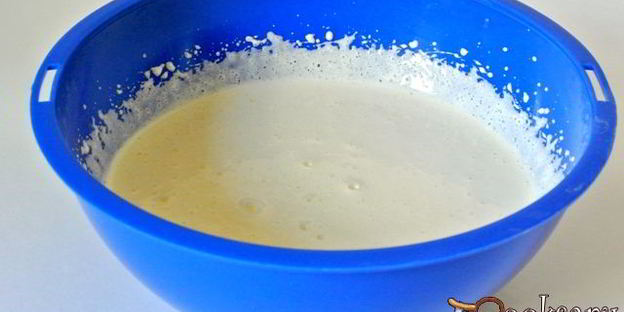 пирог со сливами в мультиварке