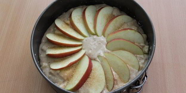 скандинавский яблочный пирог с миндалем