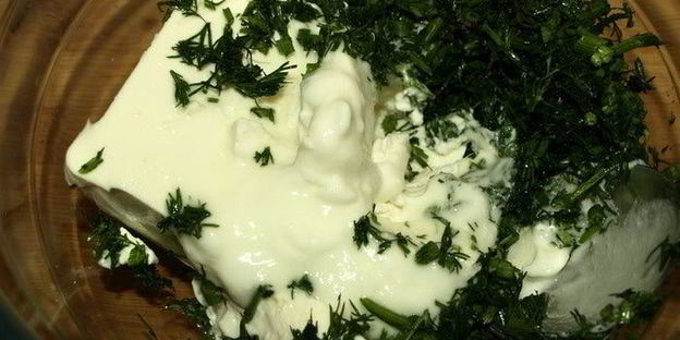 слоеный пирог с брынзой, помидорами и яйцом