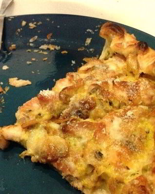 Слоеный пирог с курицей и грибами