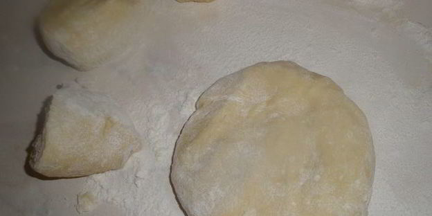 слоеный яблочный пирог