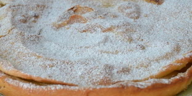 слоеный яблочный пирог