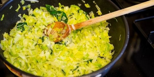 сырный пирог с красной рыбой