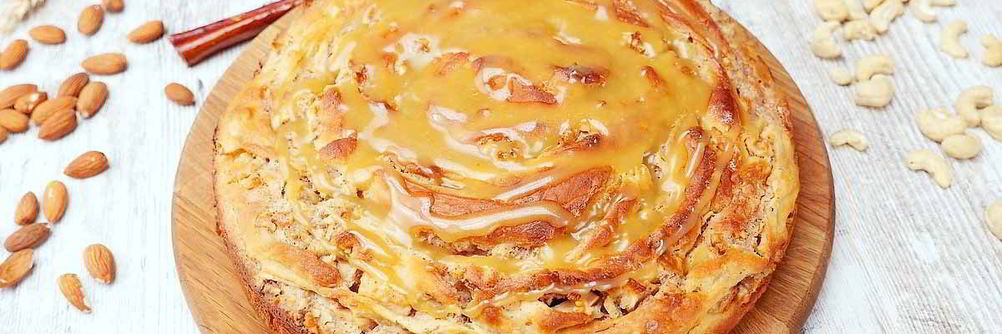 Яблочный пирог с карамелью