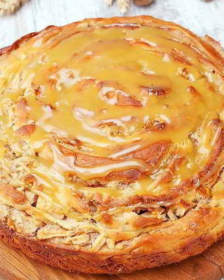 Яблочный пирог с карамелью