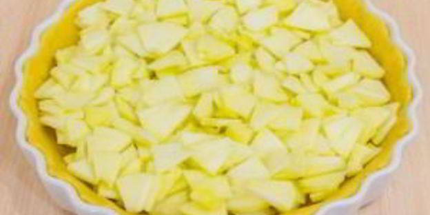 яблочный пирог с кедровыми орешками