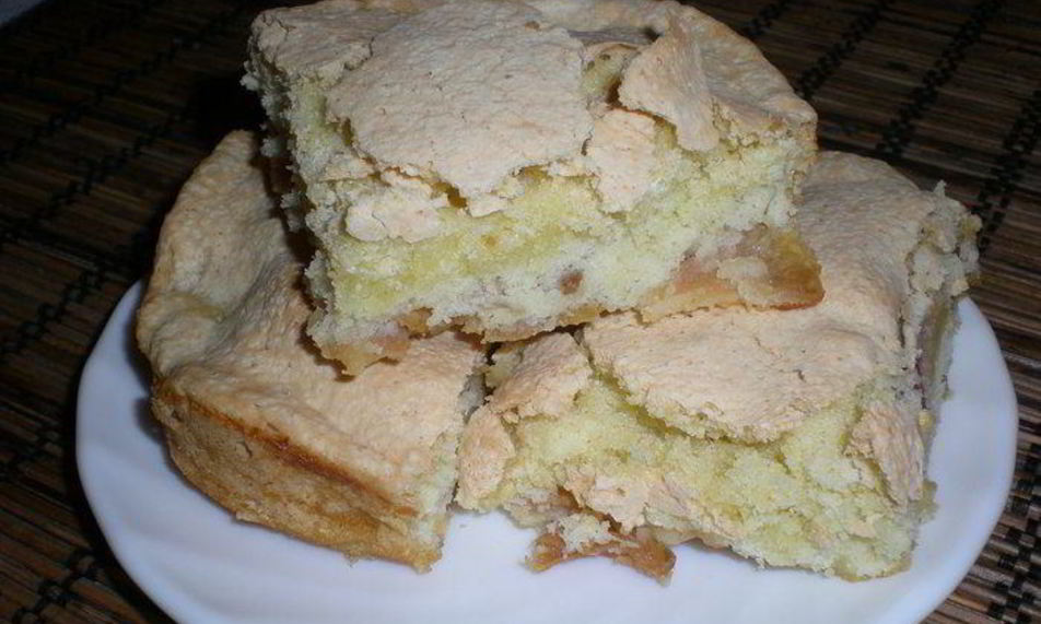 Рецепт яблочного пирога с сахарной корочкой