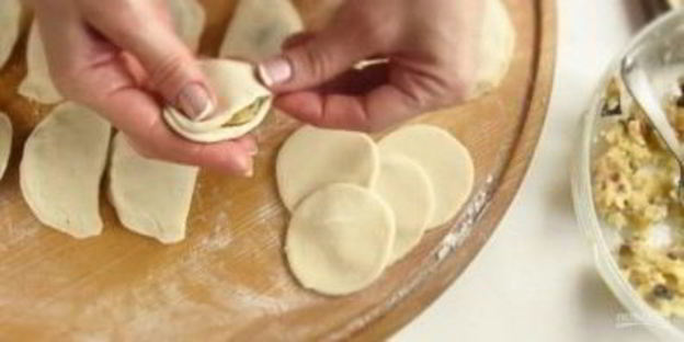быстрые маленькие пирожки с картошкой