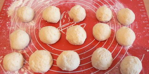 быстрые пирожки с капустой и сердечками