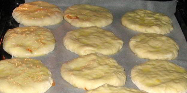 духовые пирожки с капустой