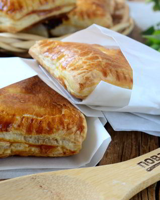 Кармашки с яблочными пирожками