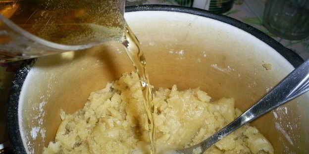 хмельные пирожки с яблочно-смородиновой начинкой