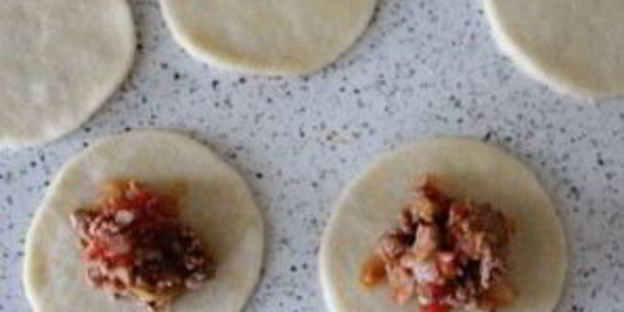 маленькие пирожки с мясом