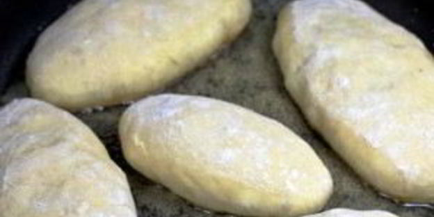 пирожки с мясом и рисом