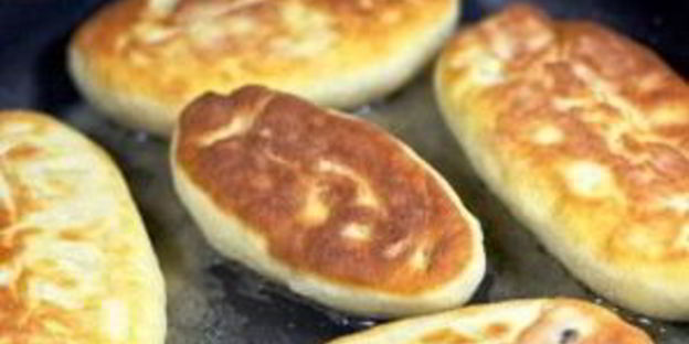 пирожки с мясом и рисом