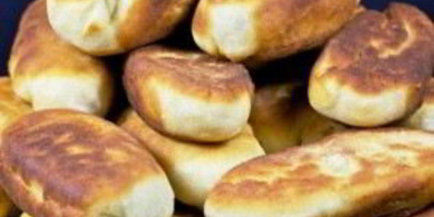 пирожки с мясом и рисом