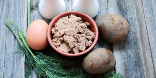 пирожки с печеночным паштетом и картофелем