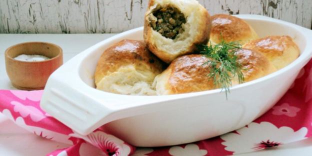 пирожки с печеночным паштетом и картофелем