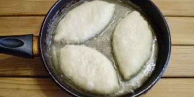 пирожки с яйцом и зеленью