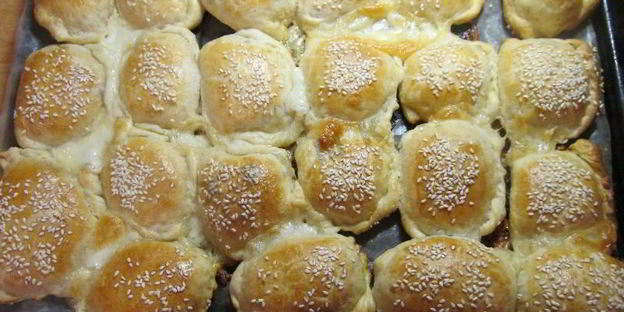 пирожки слоеные конвертики с сыром и ветчиной