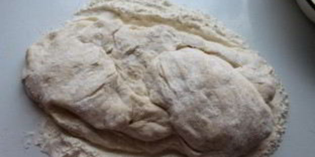 пирожки со сливой из дрожжевого теста