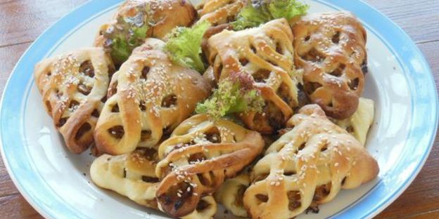 плетеные пирожки из творожного теста