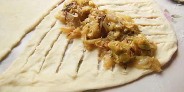 плетеные пирожки из творожного теста