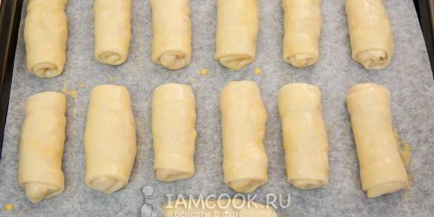 постные слоеные пирожки с квашеной капустой