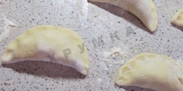 творожные пирожки в духовке с яблоком и корицей