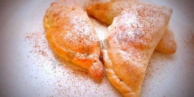 творожные пирожки в духовке с яблоком и корицей