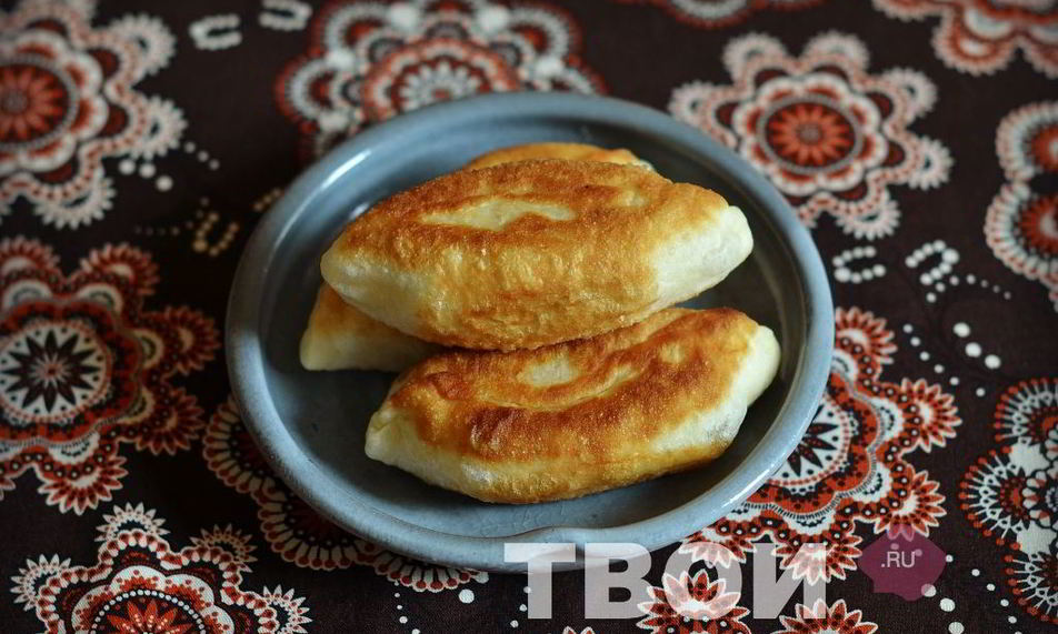 Рецепт жареных пирожков с луком и яйцом