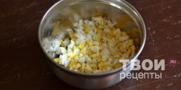 жареные пирожки с луком и яйцом