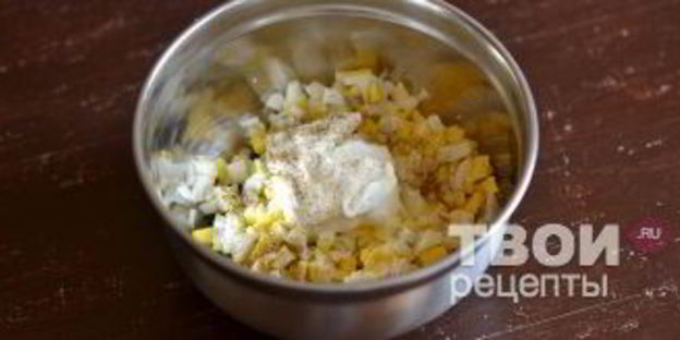 жареные пирожки с луком и яйцом