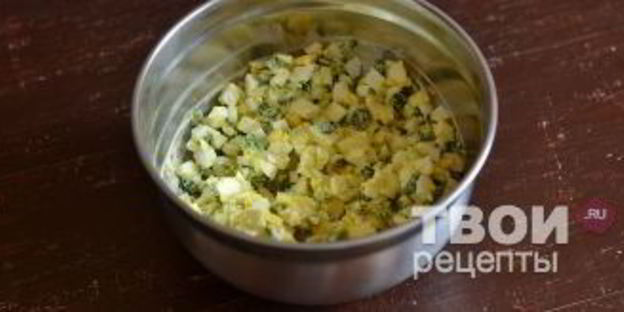 жареные пирожки с луком и яйцом