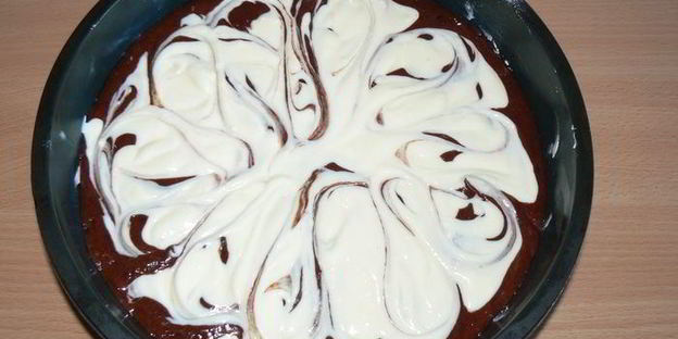 брауни с творожно-сливочным сыром и малиной