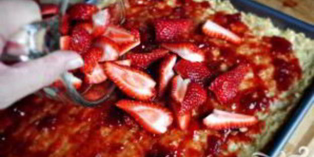 клубничные пирожные с белым шоколадом