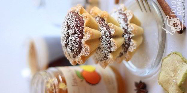 нежное пирожное с двумя видами теста