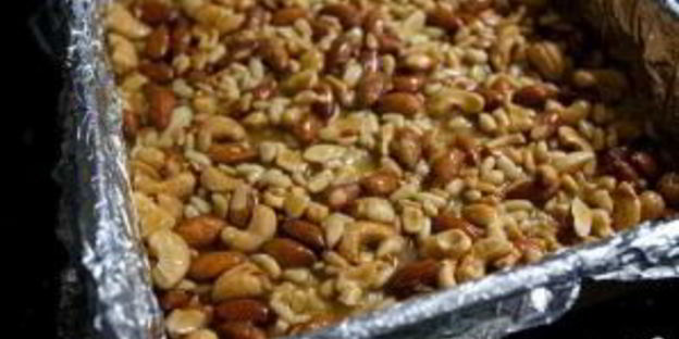 ореховые пирожные с медом