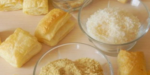 пирожное из слоеного теста