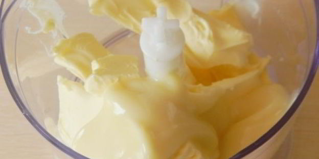 пирожное из слоеного теста